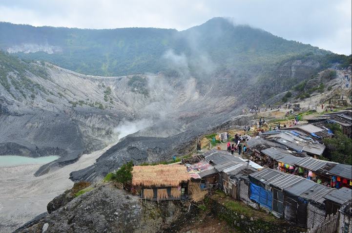tangkuban-perahu